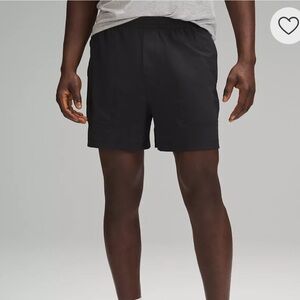 Lululemon Bowline Short 5"
Stretch Ripstop Size L Color Navy